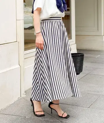 [ 새상품 노리즈 ] 스트라이프 플레어 롱 스커트 네이비