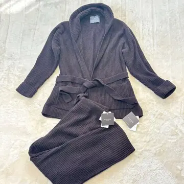 미사용 젤라또피케 옴 가운 상하의 세트 브라운 M