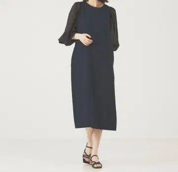 졸업식이나 입학식에 딱 맞는 A라인 원피스 시스루 소매