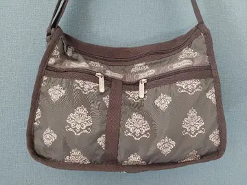 레스포. 다마스크 무늬 그레이 숄더백