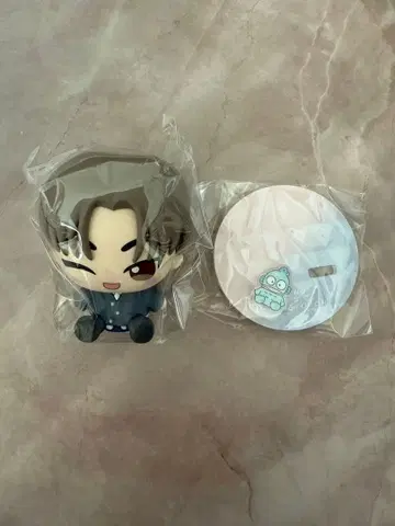 SEVENTEEN 세븐틴 산리오 돈키 콜라보 피규어 디노