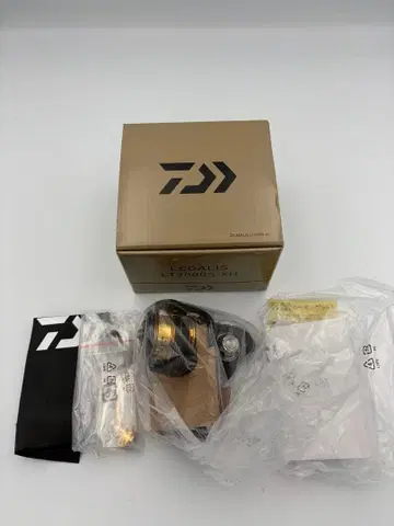 미사용 새상품 다이와 스피닝 릴 23 레갈리스 LT 2000S-XH