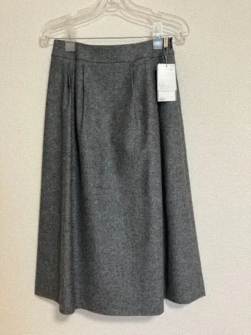 릴리안느 부르티 그레이 플리츠 스커트 무릎 기장