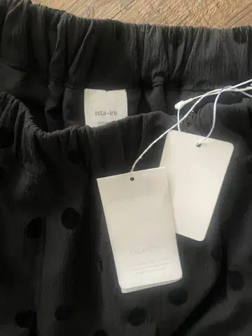 가격 인하 중 ista-ire 미사용 도트 스커트