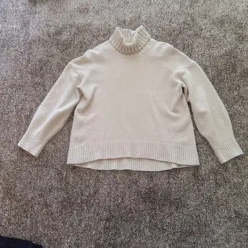 BEAUTY&YOUTH 터틀넥 스웨터 크림