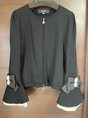 엠즈 그레이시 페플럼 니트 38