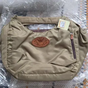 푹신한 토트 올리브