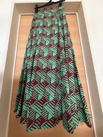 SNIDEL 기하학 패턴 플레어 스커트 사이즈 0