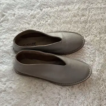 Diu 소가죽 V컷 신발