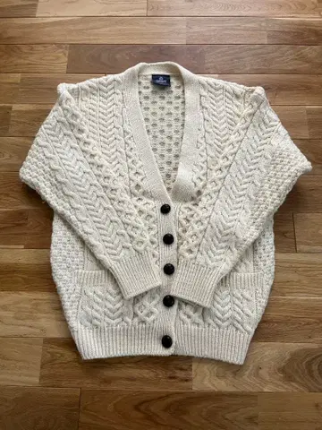 아란 울 밀스 니트 가디건