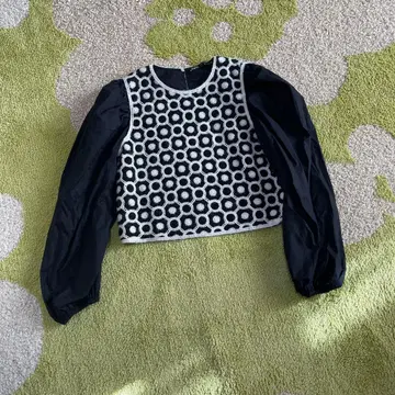 ZARA 플라워 모티브 긴팔 상의