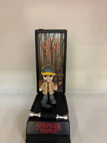 스트레인저 씽스 피규어 더스틴