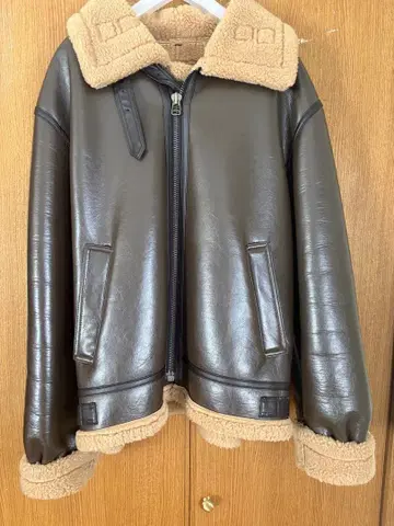 13month 무스탕 자켓