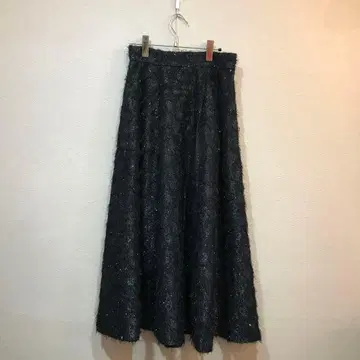 NATURAL BEAUTY BASIC 샤기 라메 플레어 스커트 사이즈 M