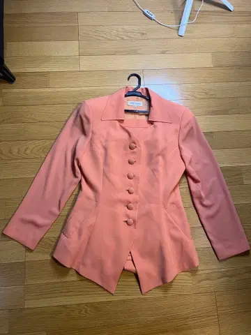 핑크 테일러드 자켓 6개 버튼