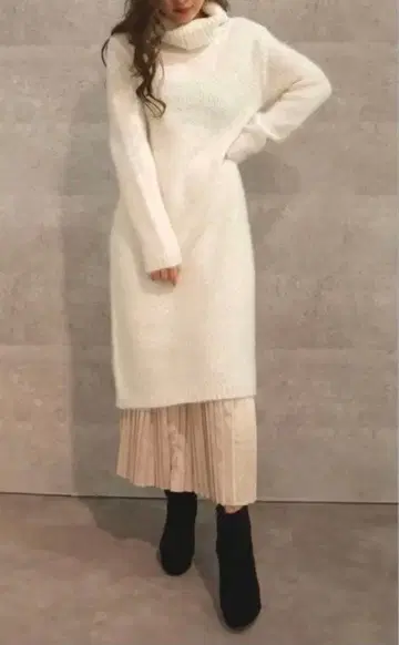 RESEXXY 네프 터틀넥 니트 원피스