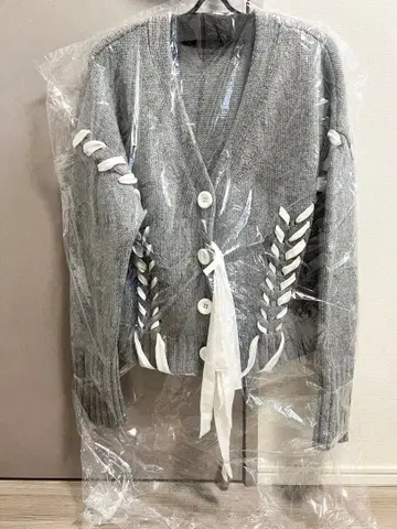 [ 새상품급 ] 르쉘 블루 리본 포함 니트 긴팔 가디건 36 그레이