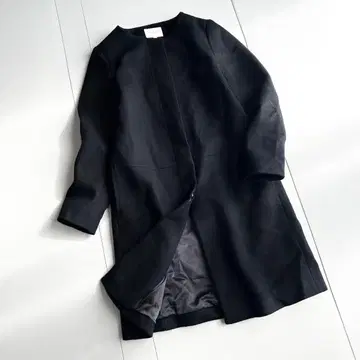 새상품급 뷰티앤유스 노카라 코트 울 100% M 블랙