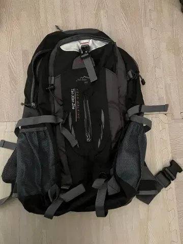 TAN XIAN KEEP WALKING 백팩 블랙 그레이