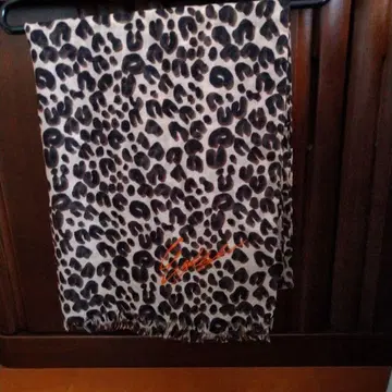 부드럽고 편안한 멋진 숄