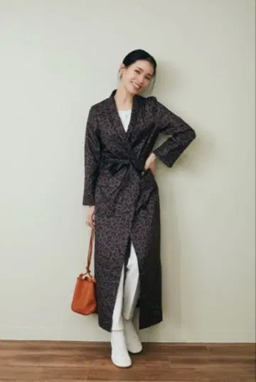 새상품 Leotica 레오파드 무늬 가운 원피스 프리 사이즈