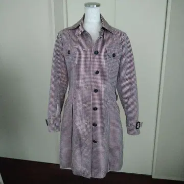 핑크와 브라운 체크 트렌치코트