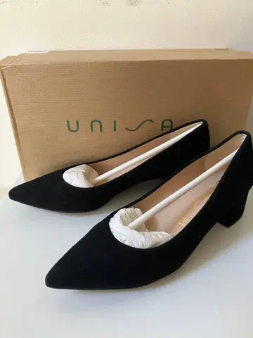 [ 새상품 ] Unisa 스웨이드 펌프스 22.5cm 블랙