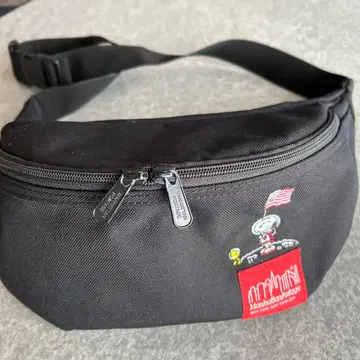 Manhattan Portage 스누피 콜라보 블랙 바디백