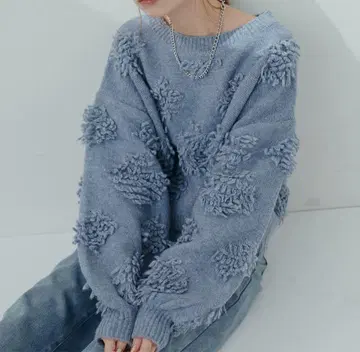 내추럴 꾸뛰르 모샤모샤 플라워 라이크 숏 니트