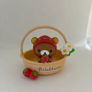 리락쿠마 딸기 피규어 바스켓 포함