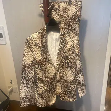 레오파드 무늬 셋업 S 사이즈