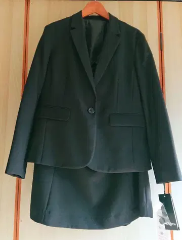 미사용 새상품 택 포함 워셔블 정장 스커트 셋업 블랙