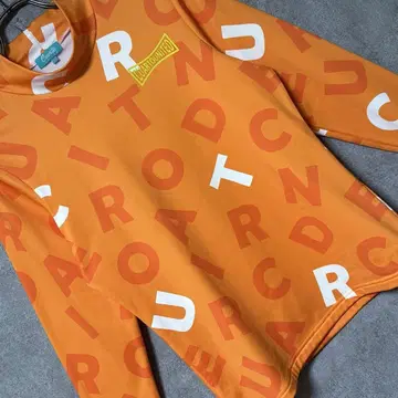 CUARTO UNITED 쿠알토 유나 올 패턴 모크넥 오렌지