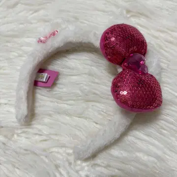 [ 새상품급 ] USJ 헬로키티 리본 하트 머리띠 별 귀걸이 포함 산리오