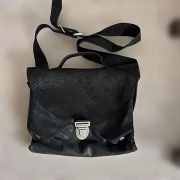 가죽 숄더백 파스더배턴