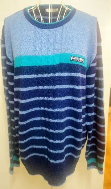 VAGIIE 새상품 스트라이프 스웨터 사이즈 50