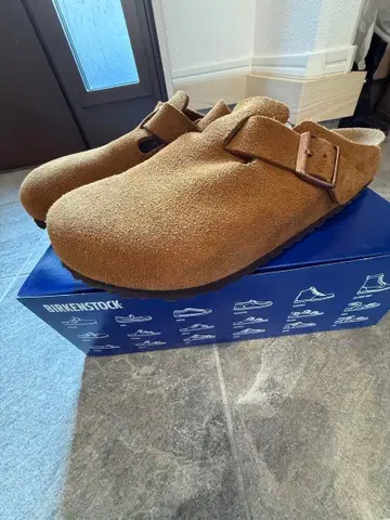 Birkenstock 브라운 클로그 샌들
