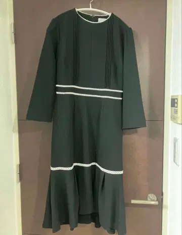 레이스 절개 원피스