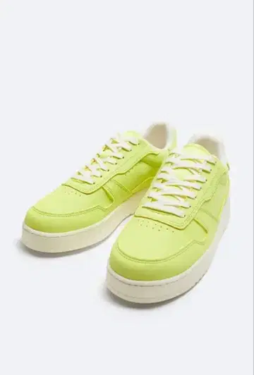 자라 자라 스니커즈