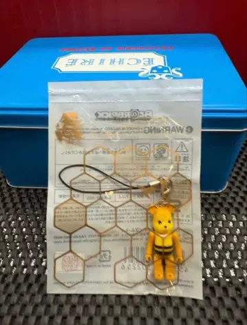 베어브릭 WWF 꿀벌