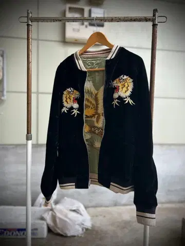 기간 한정! XL 사이즈 벨벳 50's 스카잔 수베니어 양면 리버서블