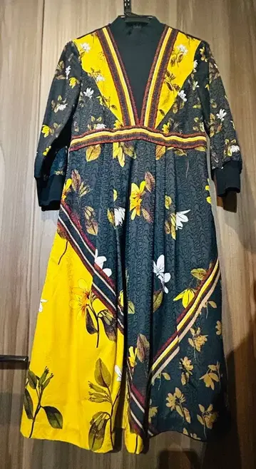 새상품급 ted baker 꽃무늬 긴팔 원피스