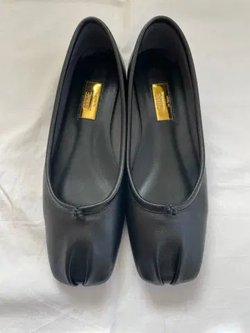 [ GRISE ] 루타 롱 리 블랙 플랫슈즈 24