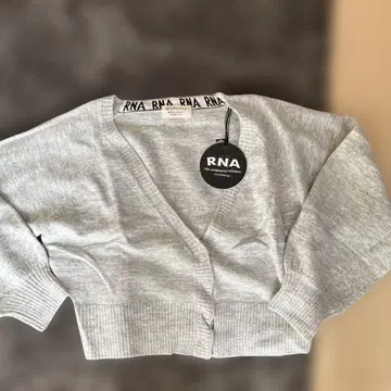 미사용 새상품 RNA 그레이 긴팔 가디건