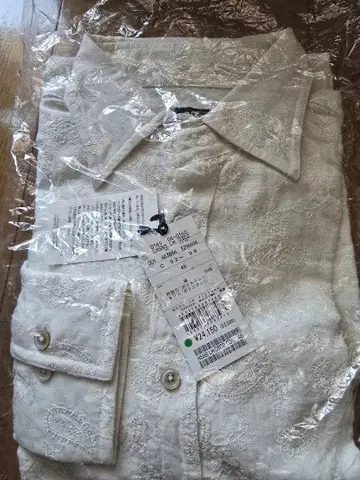 23구 새상품 화이트 긴팔 셔츠 사이즈 48 린넨 100%