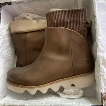 새상품 Patrizia Bonfanti 브라운 가죽 부츠 39 사이즈