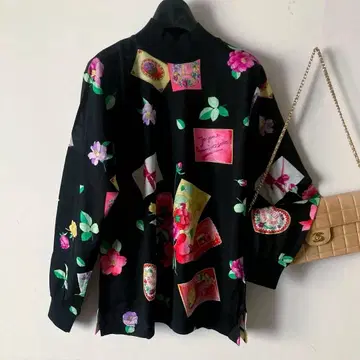 레오나르 *고급 울 하이넥 루즈핏 니트* M