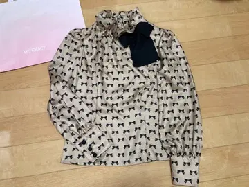 엠즈 그레이시 블라우스 리본 무늬