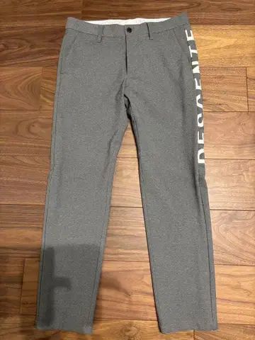 DESCENTE 그레이 슬림핏 팬츠