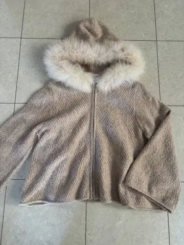 JILLSTUART 후드 부착 베이지 자켓